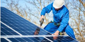 Installation Maintenance Panneaux Solaires Photovoltaïques à Leyr